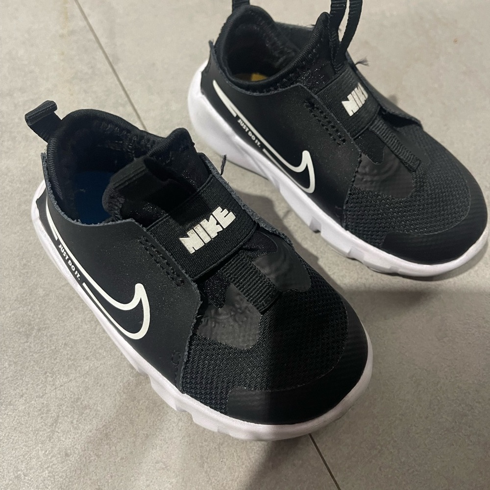 Toddler Nike Flex- size 7